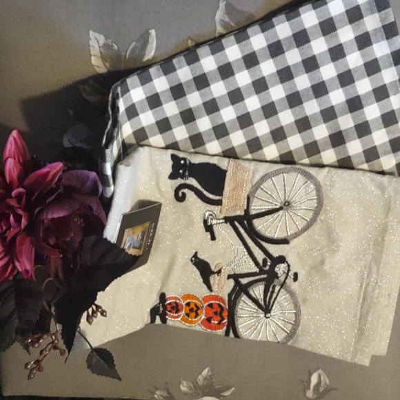 🐈‍⬛🚲🎃🐦‍⬛Halloween kitchen towels set of 2 🐦‍⬛🎃🚲🐈‍⬛ - Picture 1 of 6